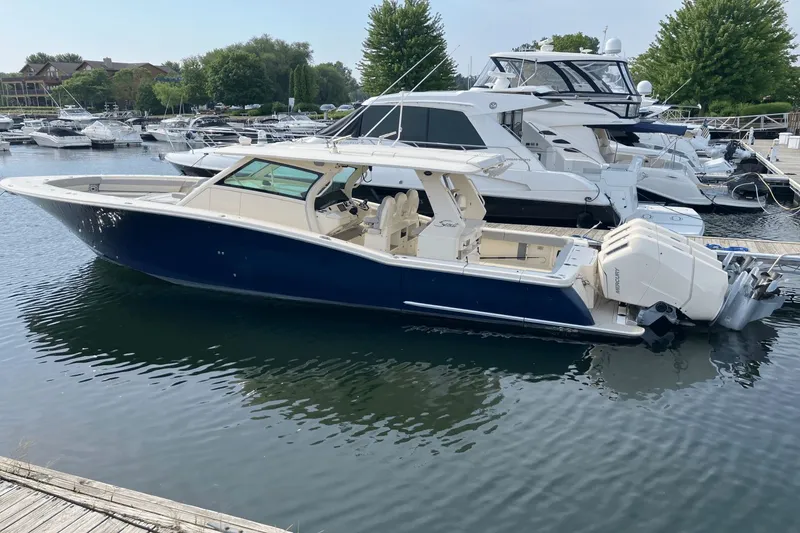 Slide: The Image of Scout 425 LXF 2024 - 2