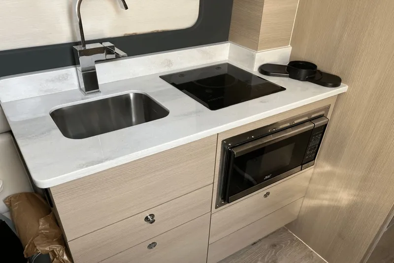 Slide: The Image of Scout 425 LXF 2024 - 38