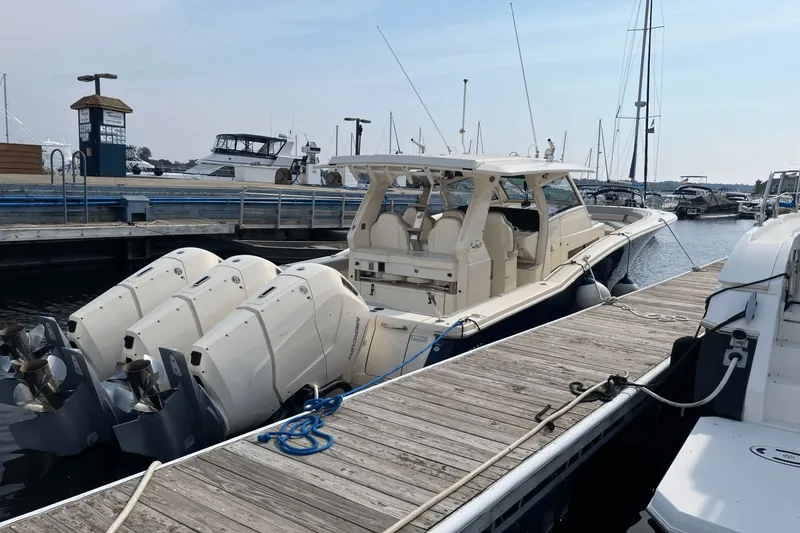 Slide: The Image of Scout 425 LXF 2024 - 5