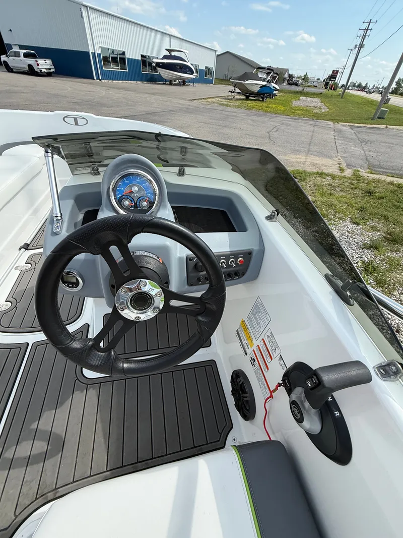 Slide: The Image of Tahoe T16 2022 - 11