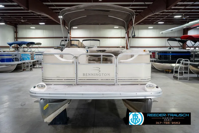 Slide: The Image of 2004 Bennington 185L pontoon boat in indoor showroom, front view. - 4