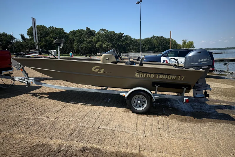Slide: The Image of 2020 G3 Gator Tough 17 SC boat on trailer with Yamaha motor. - 14