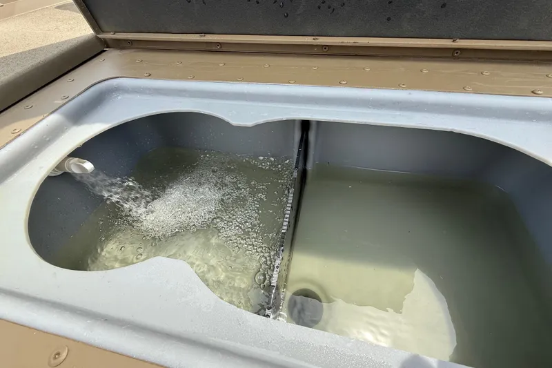 Slide: The Image of Humminbird GPS display on G3 Gator Tough 17 SC boat, showing map and speed data. - 44