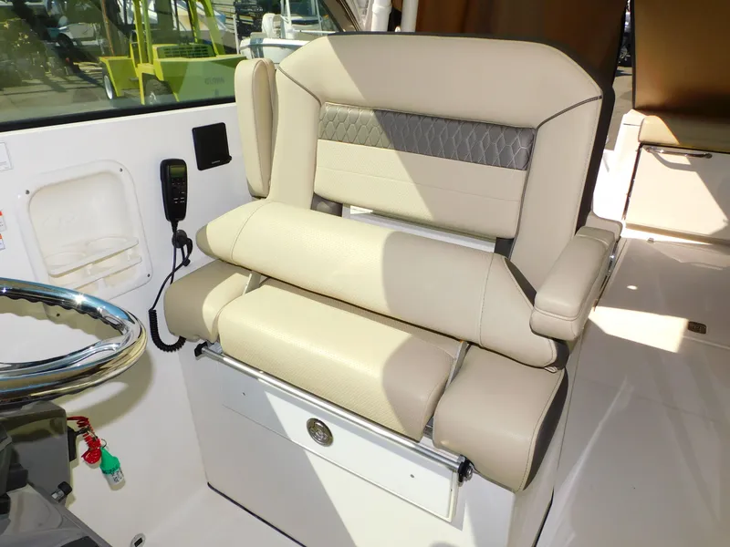 Slide: The Image of Pursuit DC 325 Dual Console 2019 - 16