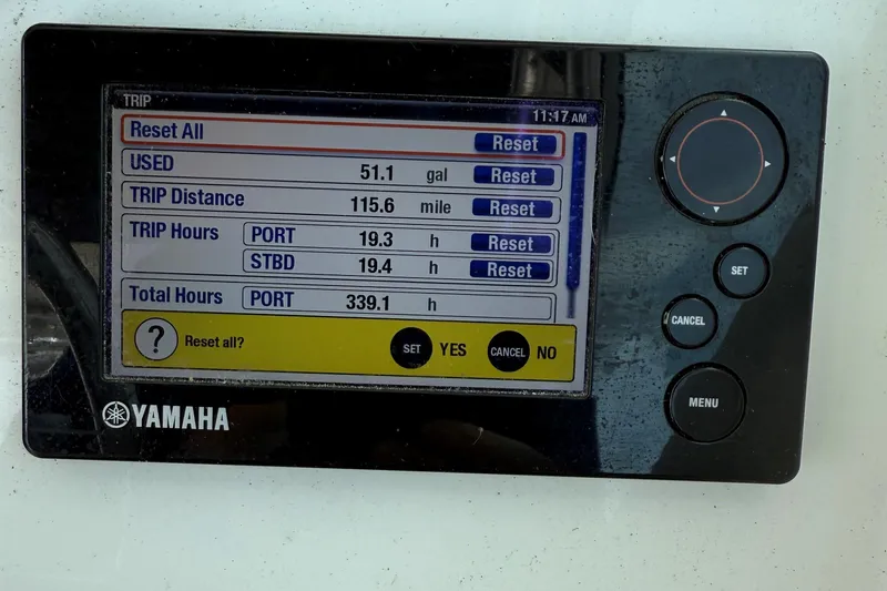 Slide: The Image of Yamaha boat display showing trip data and reset options on Parker 2510 XLD Walkaround, 2015 model. - 27
