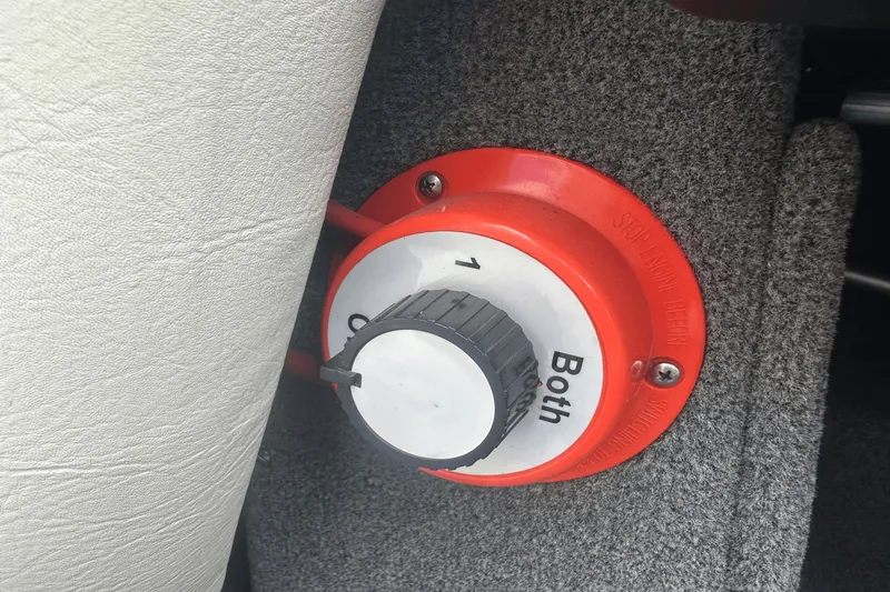 Slide: The Image of Malibu Sportster 1998 - 13