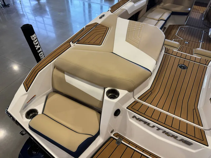 Slide: The Image of Nautique Super Air Nautique G23 2022 - 12