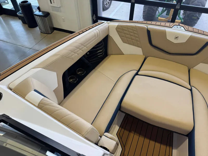 Slide: The Image of Nautique Super Air Nautique G23 2022 - 19