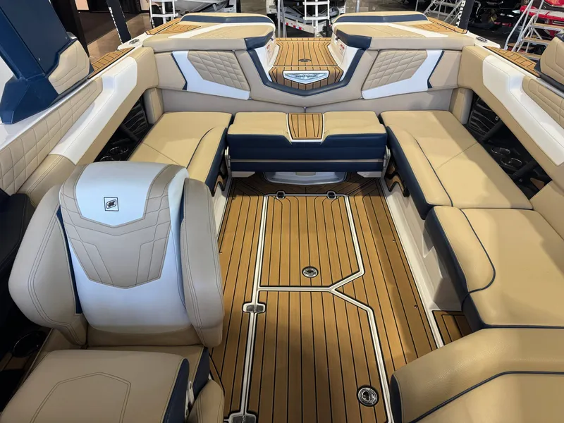 Slide: The Image of Nautique Super Air Nautique G23 2022 - 22