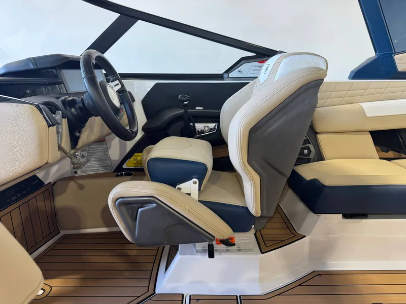 Slide: The Image of Nautique Super Air Nautique G23 2022 - 23