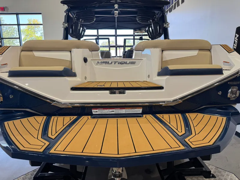 Slide: The Image of Nautique Super Air Nautique G23 2022 - 8