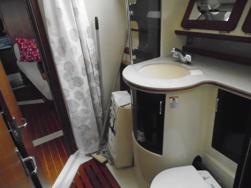 Slide: The Image of Hunter 37.5 1994 - 7