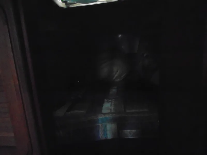 Slide: The Image of Hunter 37.5 1994 - 8