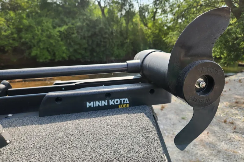 Slide: The Image of Minn Kota Edge motor on 2024 Polar Kraft Frontier 165 SCJ boat. - 42