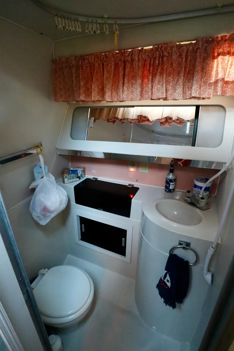 Slide: The Image of Wellcraft St. Tropez 1988 - 13