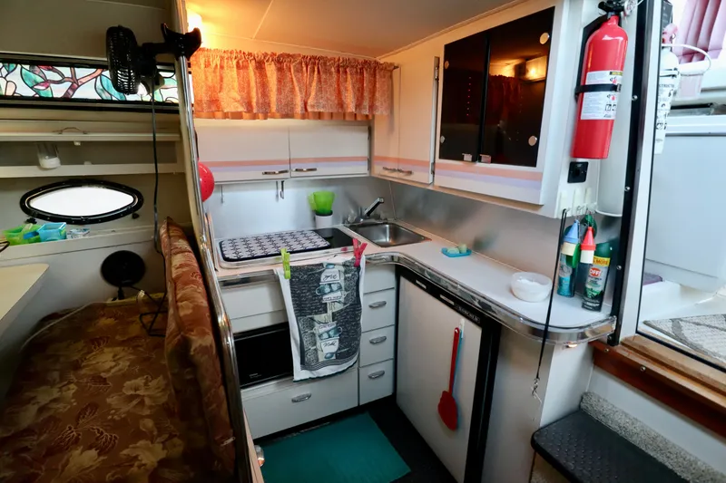 Slide: The Image of Wellcraft St. Tropez 1988 - 3