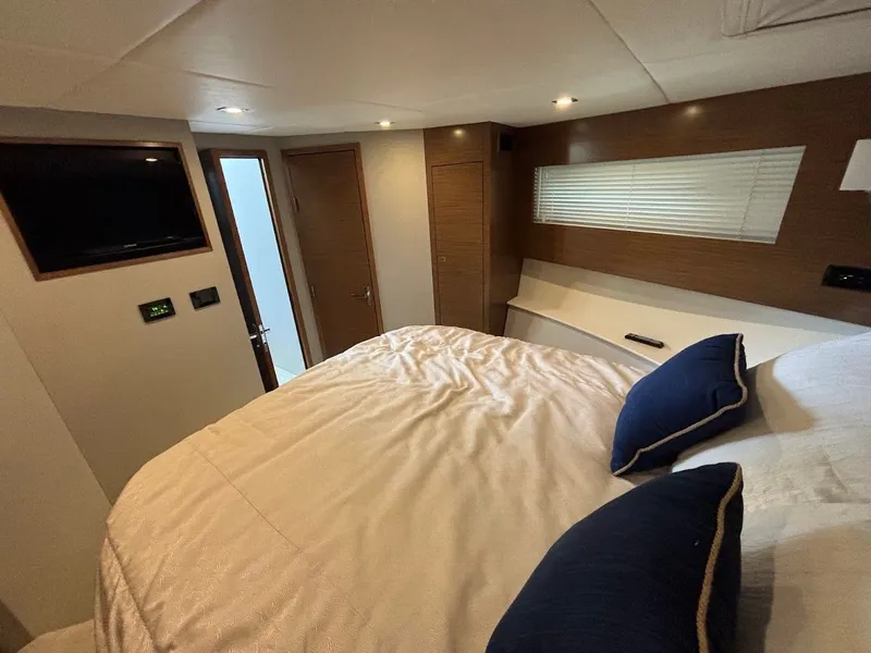 Slide: The Image of 2020 Cruisers Yachts 42 Cantius 31 - 31