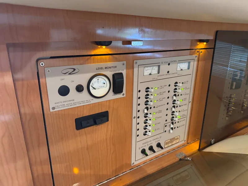 Slide: The Image of Regal Commodore 3780 2001 - 33