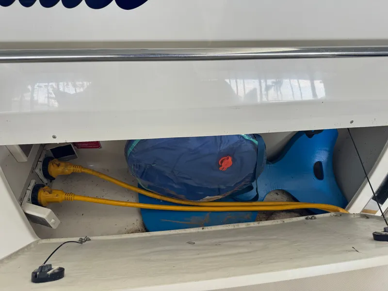 Slide: The Image of Regal Commodore 3780 2001 - 56