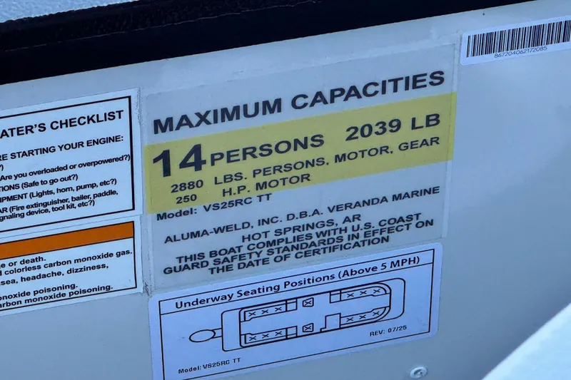 Slide: The Image of Capacity label for Veranda Vista Sport VS25RC, 2026 model, showing maximum 14 persons or 2039 lbs. - 8