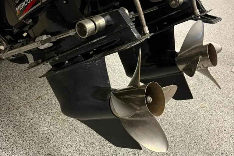 Slide: The Image of Close-up of dual propellers on a 2004 Fountain 42 Lightning boat. - 8