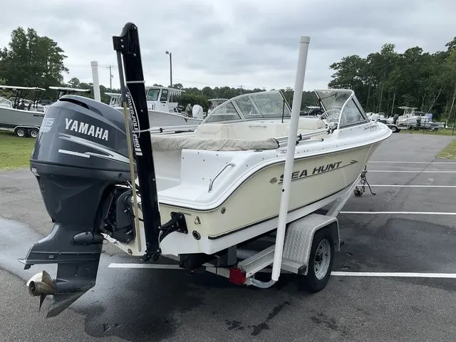 Slide: The Image of Sea Hunt Escape 186 2006 - 14