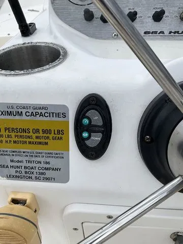 Slide: The Image of Sea Hunt Escape 186 2006 - 9