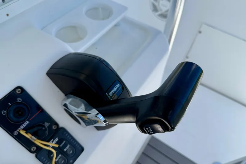 Slide: The Image of Close-up of Yamaha throttle control on 2002 Sea Pro 220 Center Console boat. - 15