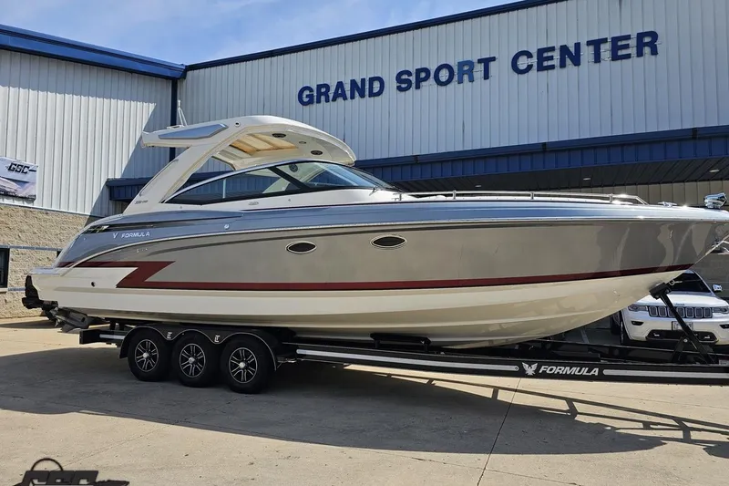 Slide: The Image of 2020 Formula 330 Crossover Bowrider boat at Grand Sport Center. - 11