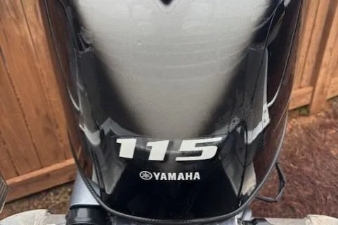 Slide: The Image of Yamaha 115 outboard motor on a 2015 Bennington 2275 GCW boat. - 6