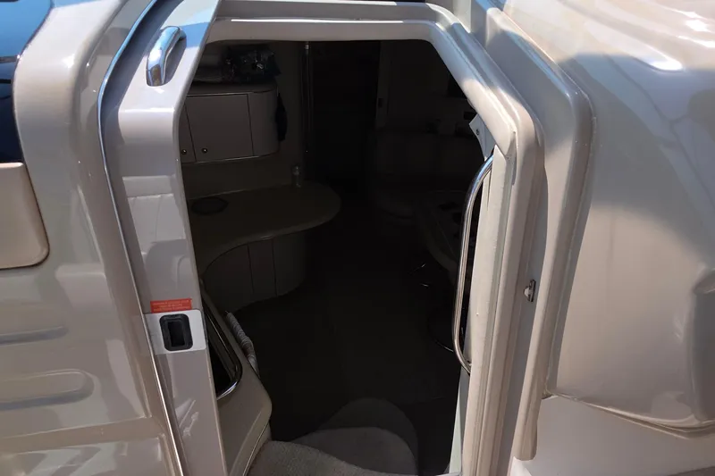 Slide: The Image of Interior view of 1998 Sea Ray 370 Sundancer cabin entrance. - 15