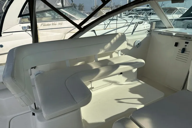 Slide: The Image of Tiara 2900 Coronet 1999 - 15