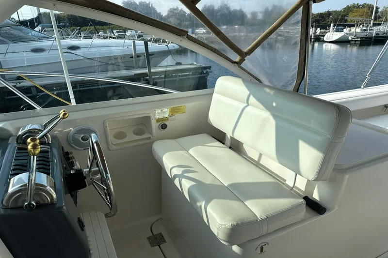 Slide: The Image of Tiara 2900 Coronet 1999 - 17