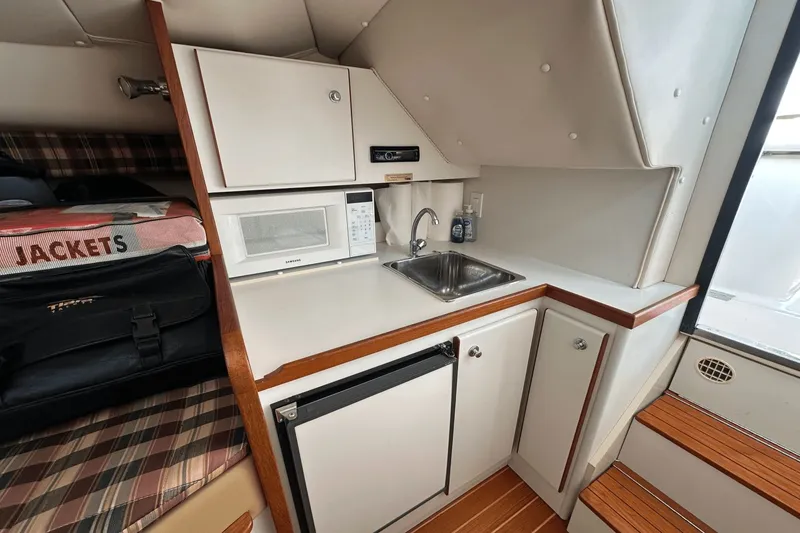 Slide: The Image of Tiara 2900 Coronet 1999 - 27