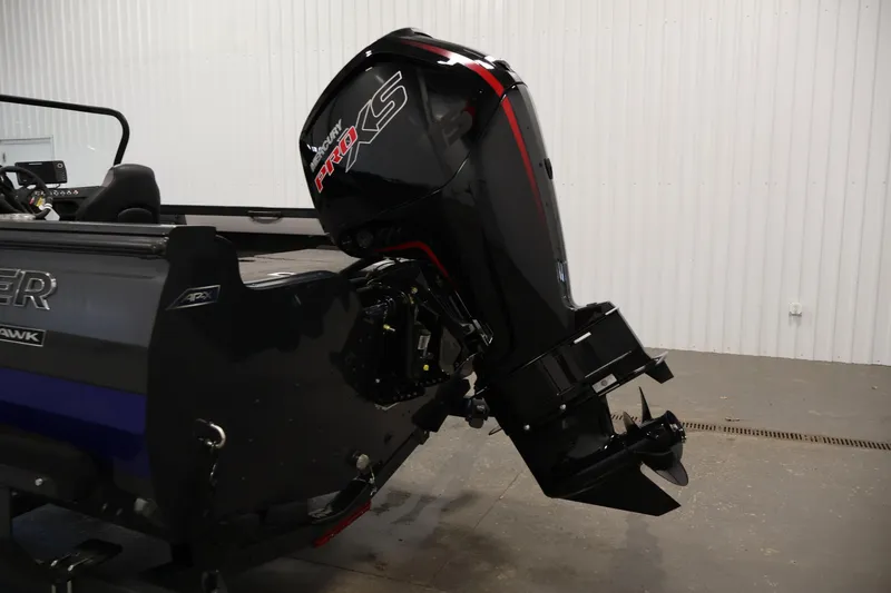 Slide: The Image of Captain's seat in 2026 Crestliner 1750 Super Hawk boat, featuring sleek design and comfort. - 27