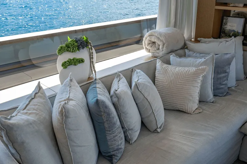 Slide: The Image of Sanlorenzo SD 90 2024 - 101