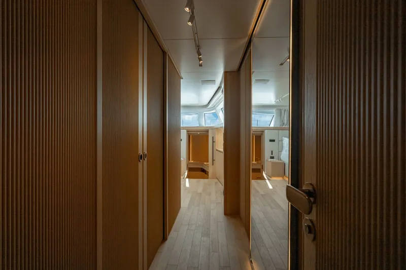 Slide: The Image of Sanlorenzo SD 90 2024 - 108