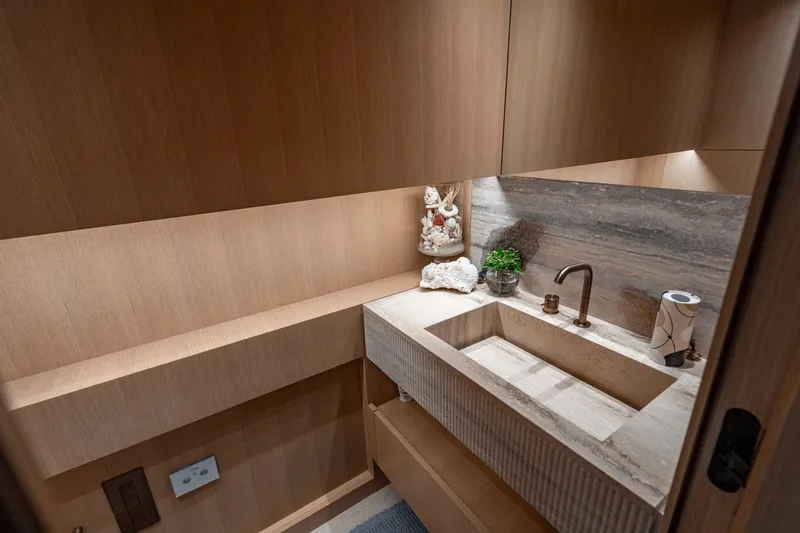 Slide: The Image of Sanlorenzo SD 90 2024 - 111