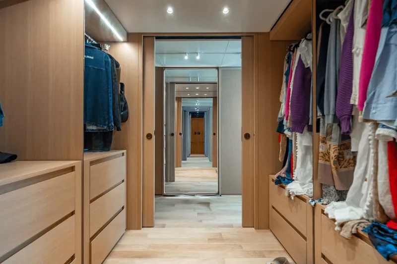 Slide: The Image of Sanlorenzo SD 90 2024 - 116