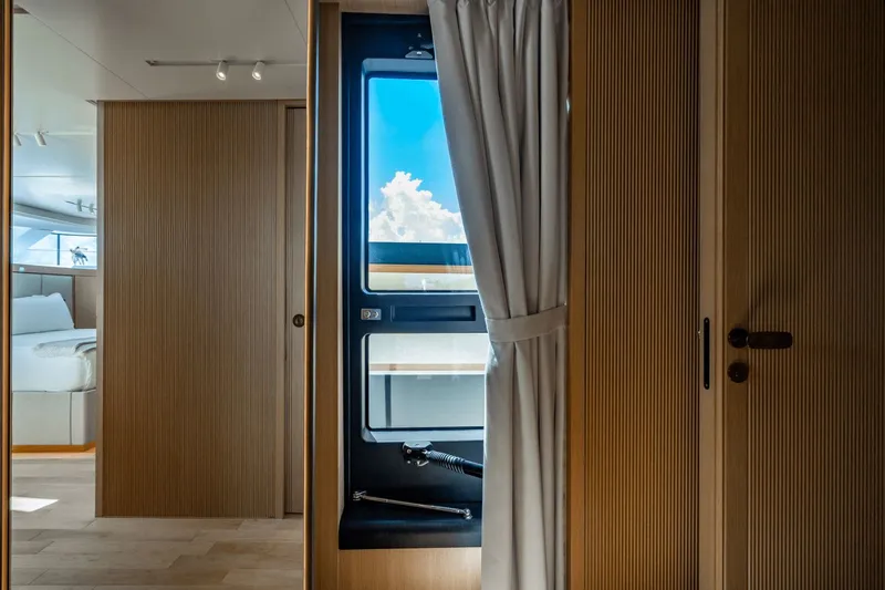 Slide: The Image of Sanlorenzo SD 90 2024 - 117