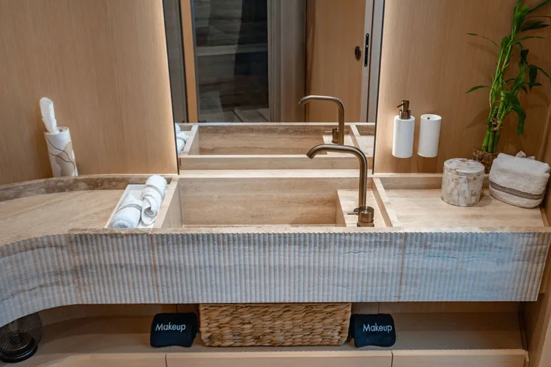 Slide: The Image of Sanlorenzo SD 90 2024 - 125