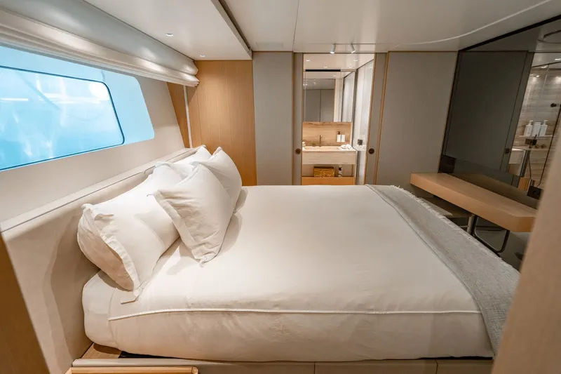 Slide: The Image of Sanlorenzo SD 90 2024 - 154