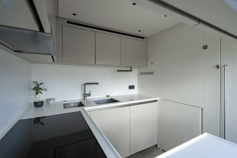 Slide: The Image of Sanlorenzo SD 90 2024 - 167