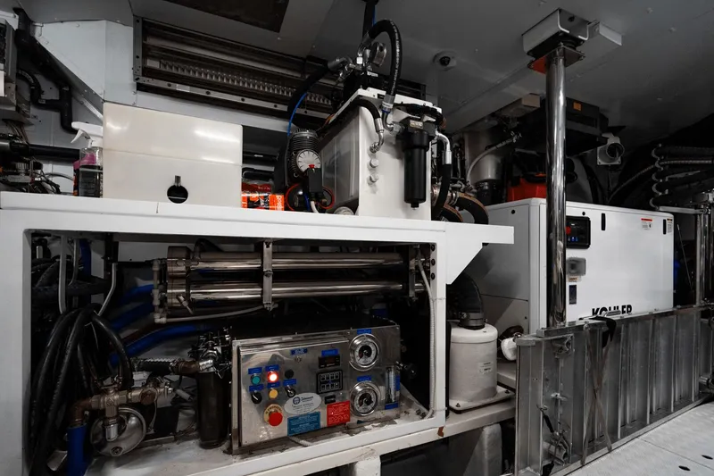 Slide: The Image of Sanlorenzo SD 90 2024 - 181