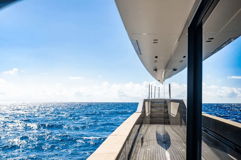 Slide: The Image of Sanlorenzo SD 90 2024 - 35