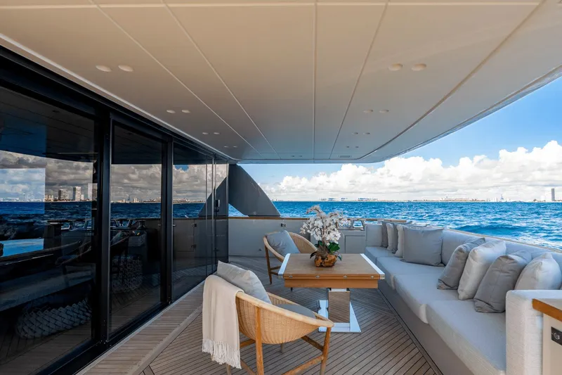 Slide: The Image of Sanlorenzo SD 90 2024 - 39