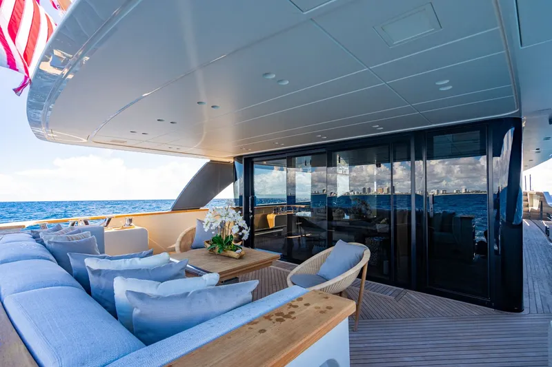 Slide: The Image of Sanlorenzo SD 90 2024 - 41