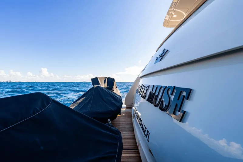 Slide: The Image of Sanlorenzo SD 90 2024 - 44