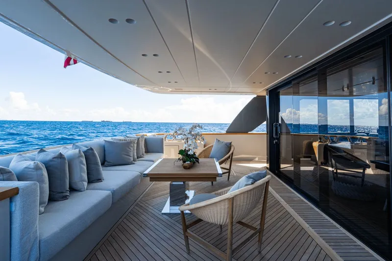 Slide: The Image of Sanlorenzo SD 90 2024 - 46