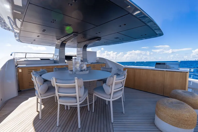 Slide: The Image of Sanlorenzo SD 90 2024 - 55